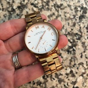 Marc Jacobs gold watch